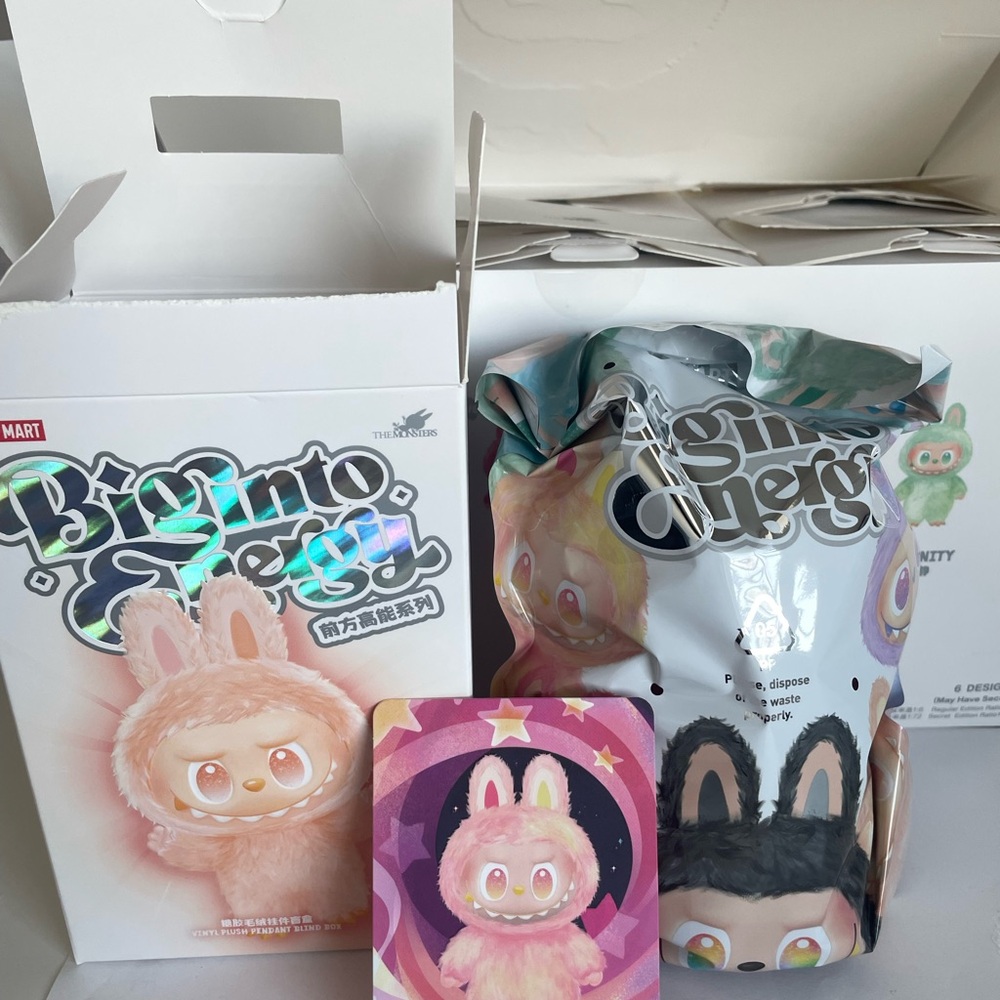 AUTHENTIC LABUBU Big Into Energy Vinyl Face Blind Box - LOYALTY (SEALED BAG)